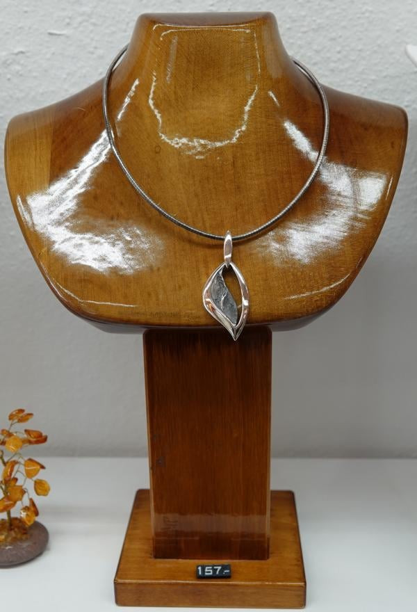 Silber Collier mit Designs-Anhänger